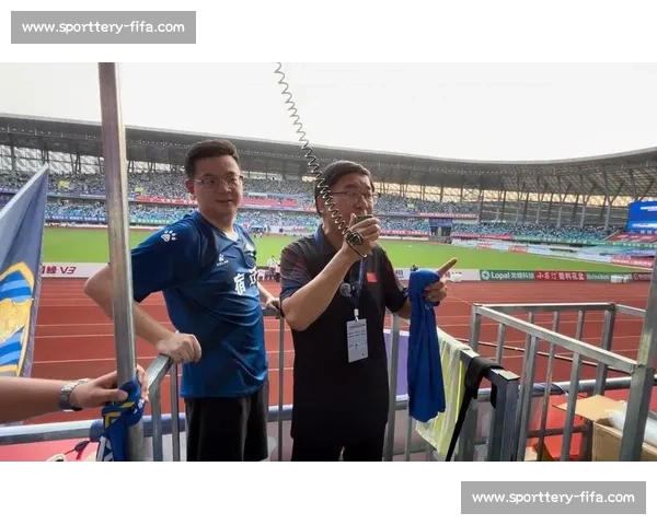 韩乔生激情解说苏超扬泰德比，两万球迷见证经典再现