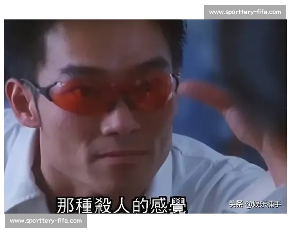 司徒浩南重出江湖！郑浩南香港街头再现经典造型，网友：青春回来了